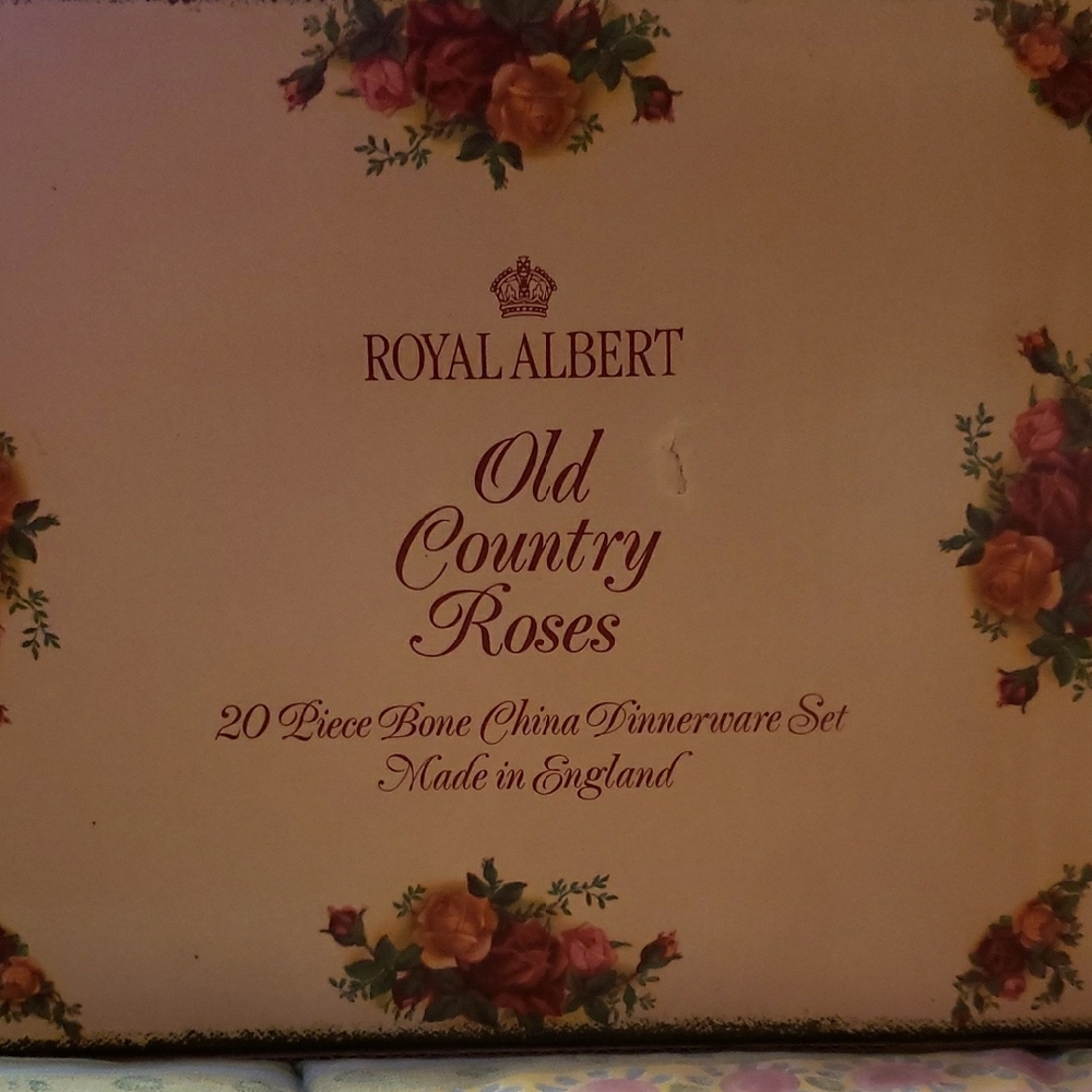 1968 Royal Albert Floral Bone China 20 Piece Set